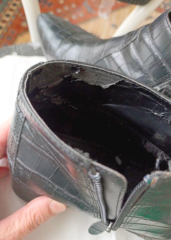 Siyah Deri Yılan Desenli Topuklu Bot - Görsel 4