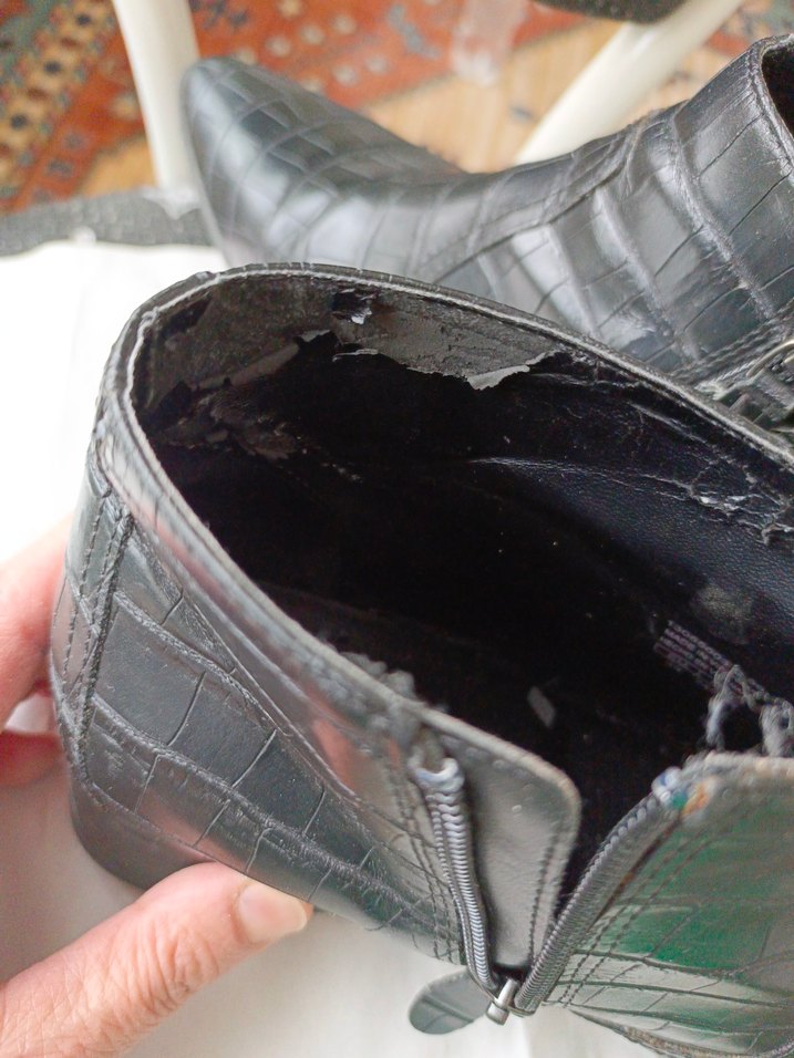 Siyah Deri Yılan Desenli Topuklu Bot - Görsel 4