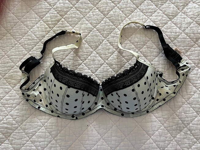 La senza sütyen 80c beden çok temiz