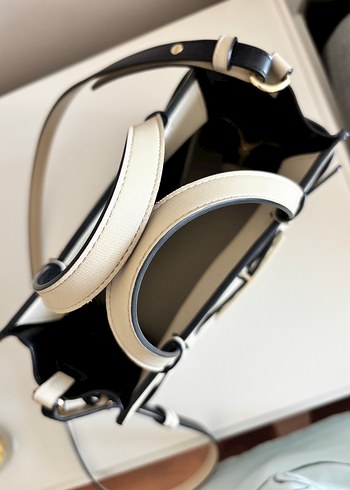 Orijinal Armani Krem Deri Klasik Tokalı Kadın Çanta - Görsel 3