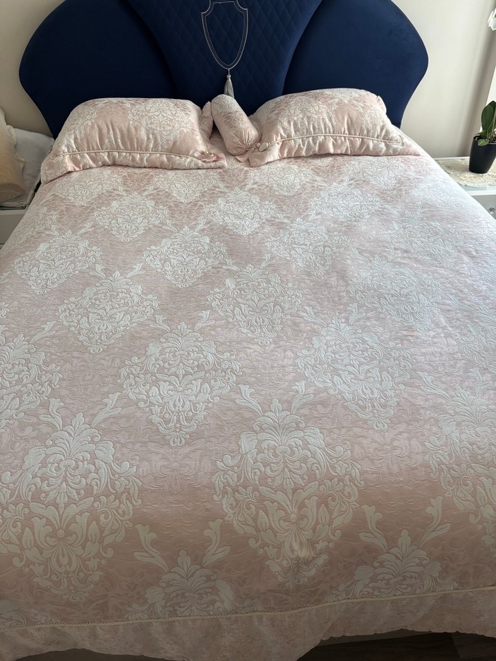 Nakışlı Pudra Pembe Yatak Örtüsü - Görsel 2