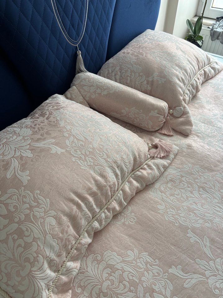 Nakışlı Pudra Pembe Yatak Örtüsü - Görsel 4
