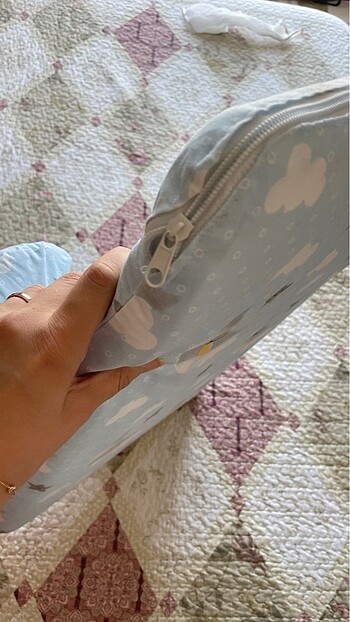 Beden mavi Renk Bebek Reflü Yatağı ve Emzirme Yastığı