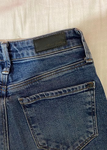 Orijinal MAVİ SERENAY GOLD ICON 23/27 beden jean - Görsel 4