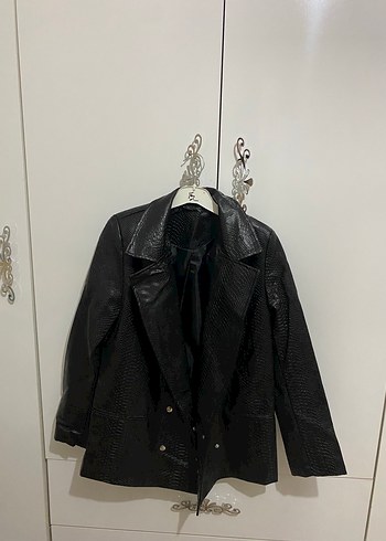 Yılan Desenli Siyah Deri Kadın Ceket - Görsel 2
