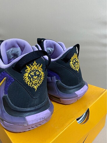 Nike Lebron witness VII