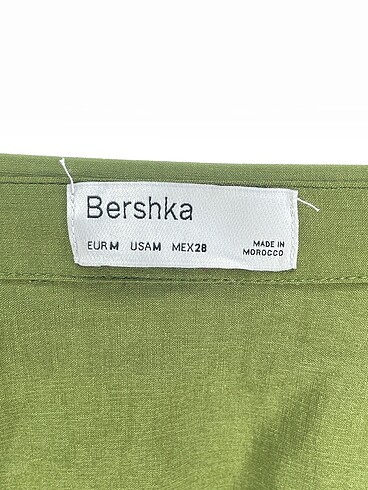 m Beden haki Renk Bershka Gömlek %70 İndirimli.