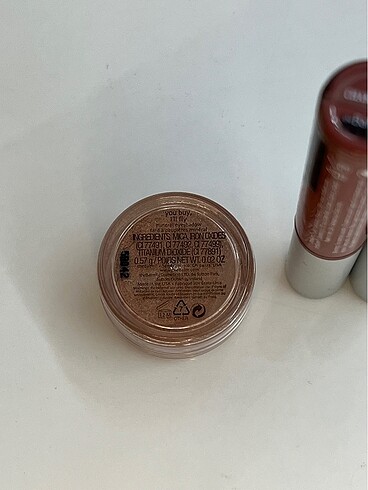 Beden THE BALM marka highlighter ve ruj