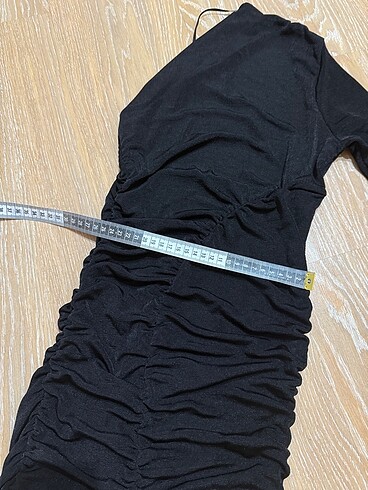s Beden siyah Renk H&M marka tek kol büzgülü mini elbise