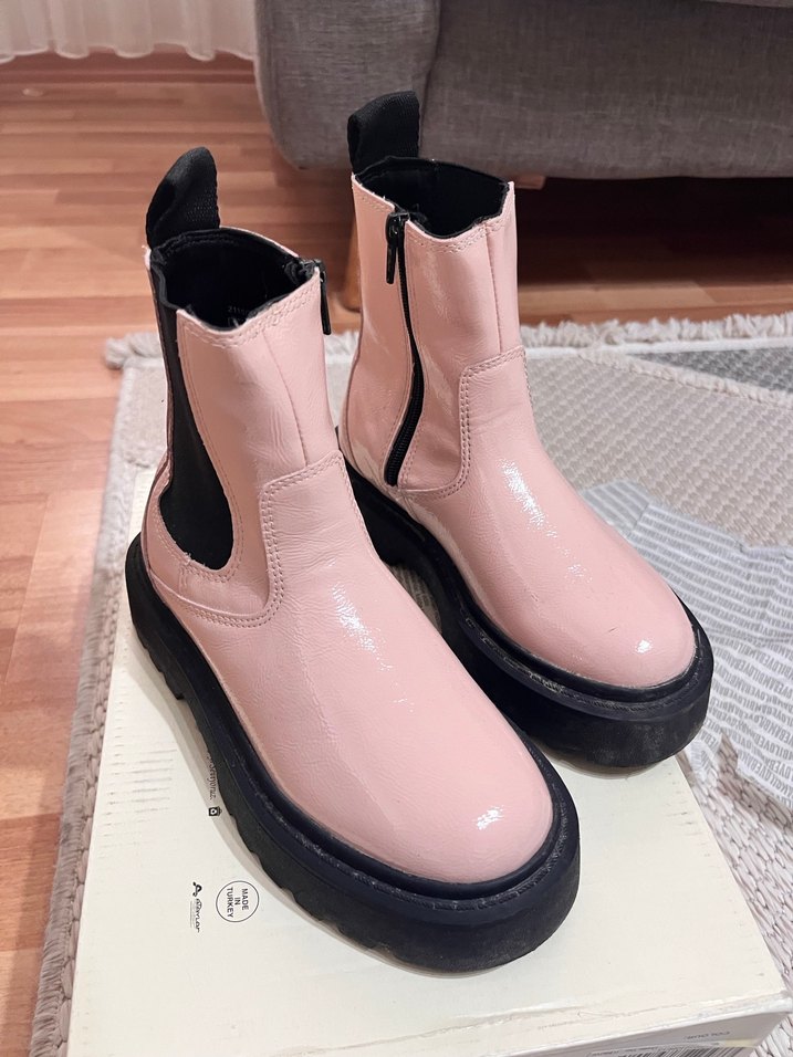 Suni rugan chelsea bot - Görsel 2