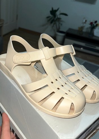 Kız Çocuk Bej Bantlı Kauçuk Sandalet - Görsel 3