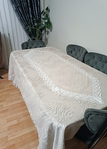 Masa örtüsü takımı 