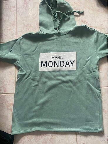 Yeşil sweatshirt