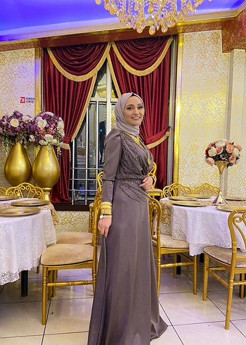 Uzun Gri Drapeli Tesettür Abiye bir kere giyildi - Görsel 3