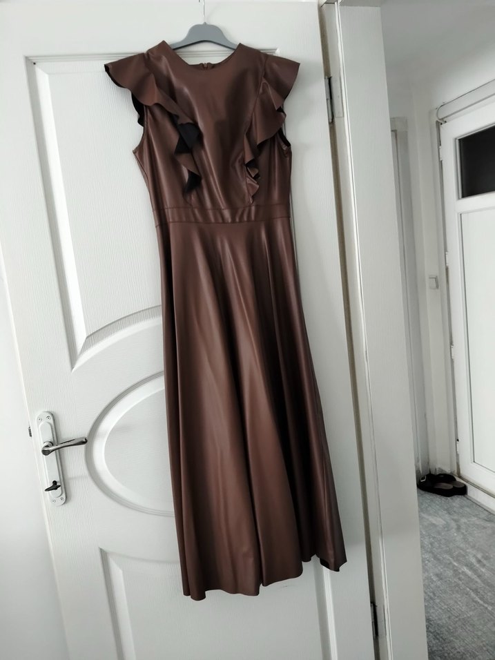 Kahverengi Parlak Deri Uzun Elbise - Görsel 2