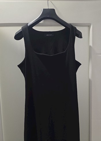 LC Waikiki Siyah Uzun Sleek Elbise