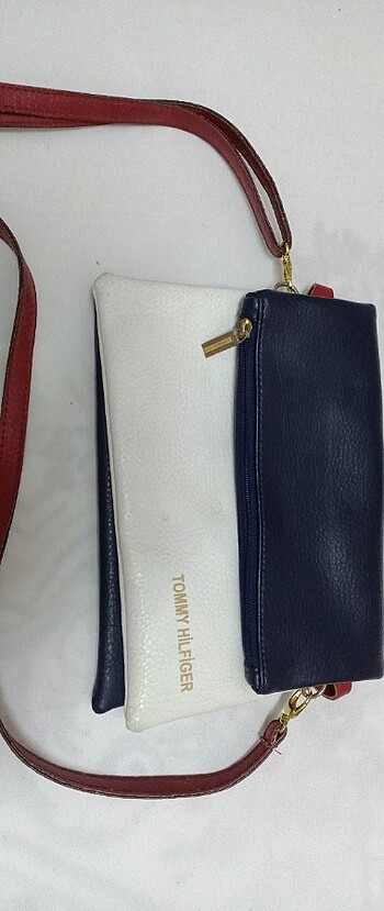 Tommy Hilfiger Üç bölmeli kol çantası 