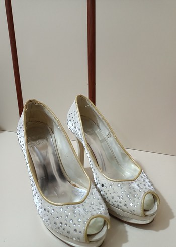 Diğer Beyaz Şık İşlemeli Stiletto Gelin Ayakkabısı