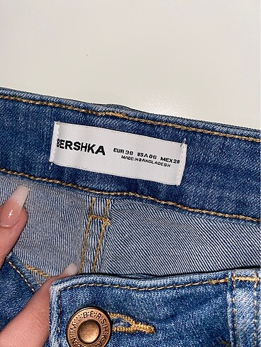 m Beden Bershka şort