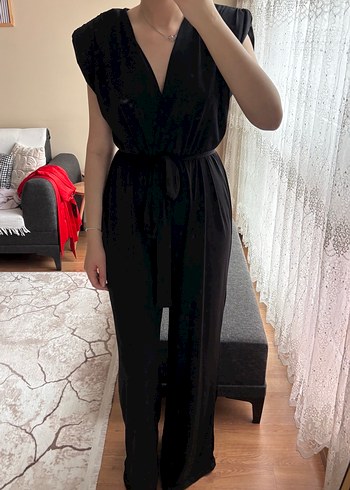 Siyah V Yaka Kemerli Kadın Tulum - Görsel 2