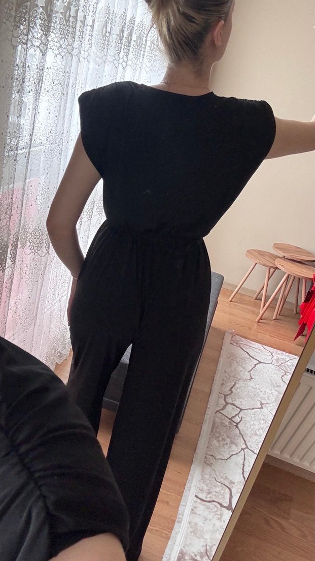 Siyah V Yaka Kemerli Kadın Tulum - Görsel 5