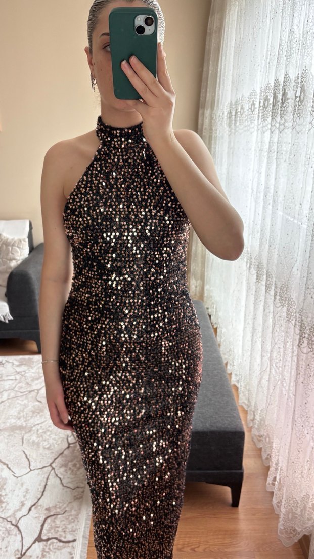 Kahverengi Pul Detaylı Yılan Desenli Elbise - Görsel 2