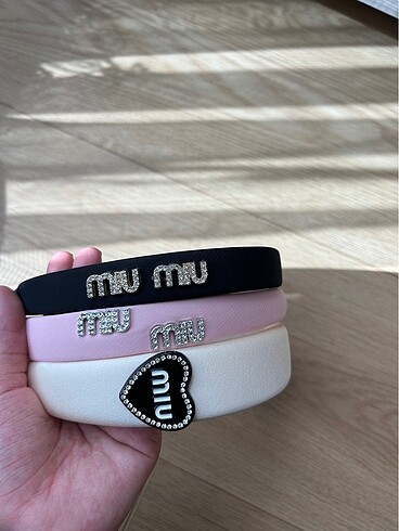 Miu Miu miu miu taç