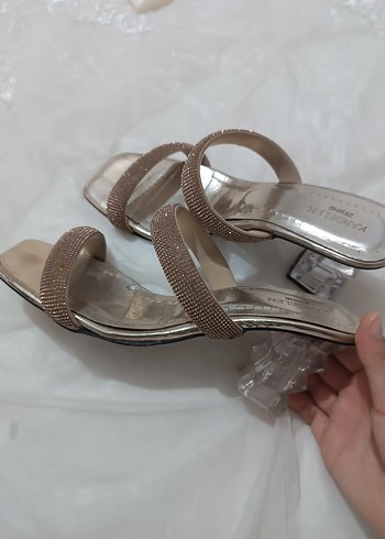 Diğer Bej Parlak Yılan Desenli Stiletto Topuklu Ayakkabı