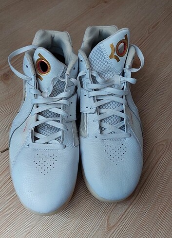 KD white and gold