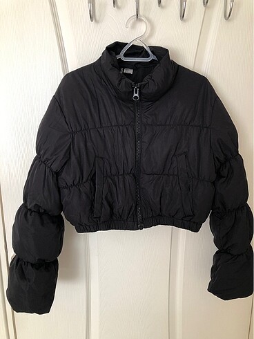 H&M şişme crop mont