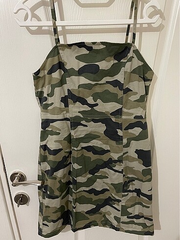 H&M H&M kamuflaj elbise