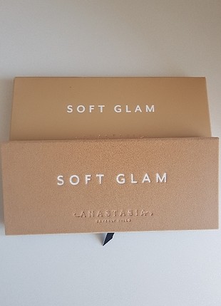 Anastasia Beverly Hills Anastasia Beverly Hills Soft Glam far paleti.