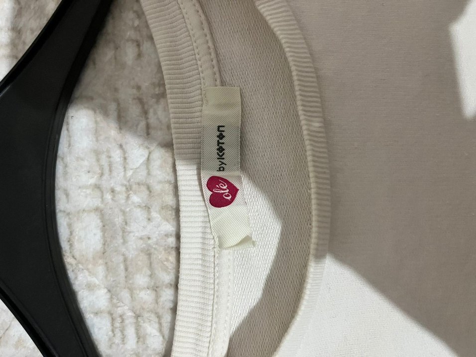 Beyaz Baskılı  Kısa Kollu - Görsel 3