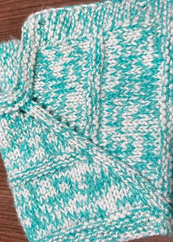 Kız Çocuk Turkuaz Örgü Kolsuz Hırka - Görsel 10