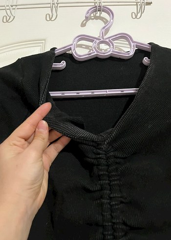 Siyah V Yaka büzgülü Crop Top - Görsel 2