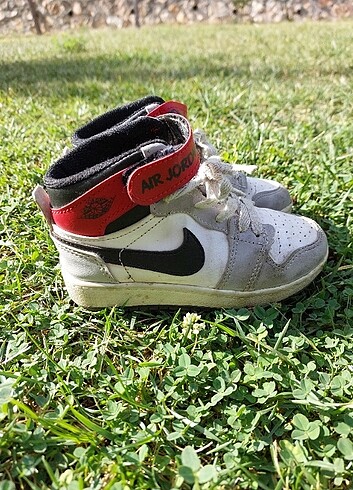 28 Beden Günlük spor ayakkabı #Nike Jordan çocuk model, yırtık sökük yok,