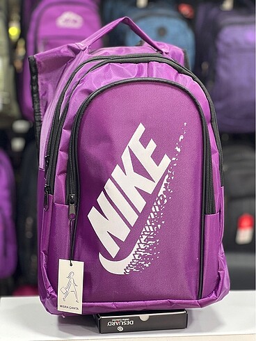 Nike sırt çantası ve okul çantası