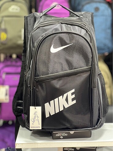 Nike sırt çantası ve çantası
