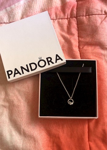 Pandora Kolye orijinal ve sıfırdır