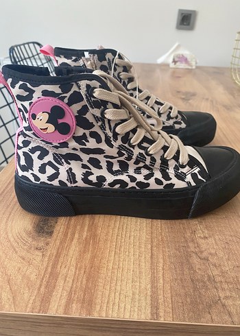 35 Beden Zara mickey bot