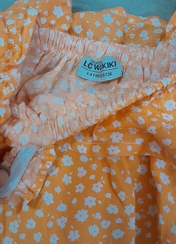 4 Yaş Beden Kız çocuk lcw marka etekli bluzlu takım