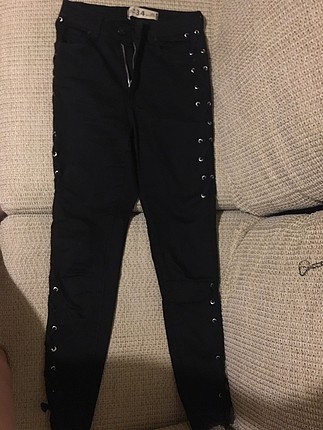 Kuşgözü detaylı pantolon 