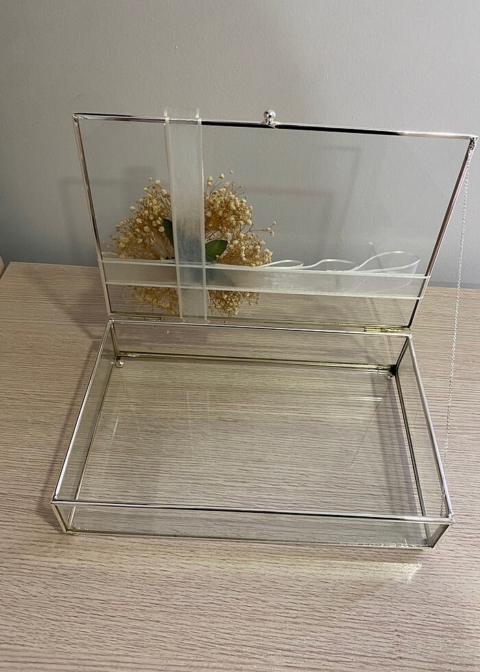 İsteme çiçeği ve çikolata kutusu - Görsel 5