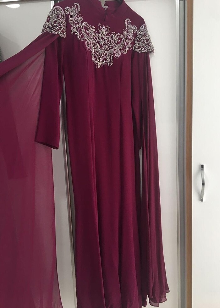 Tesettür pelerinli abiye - Görsel 2