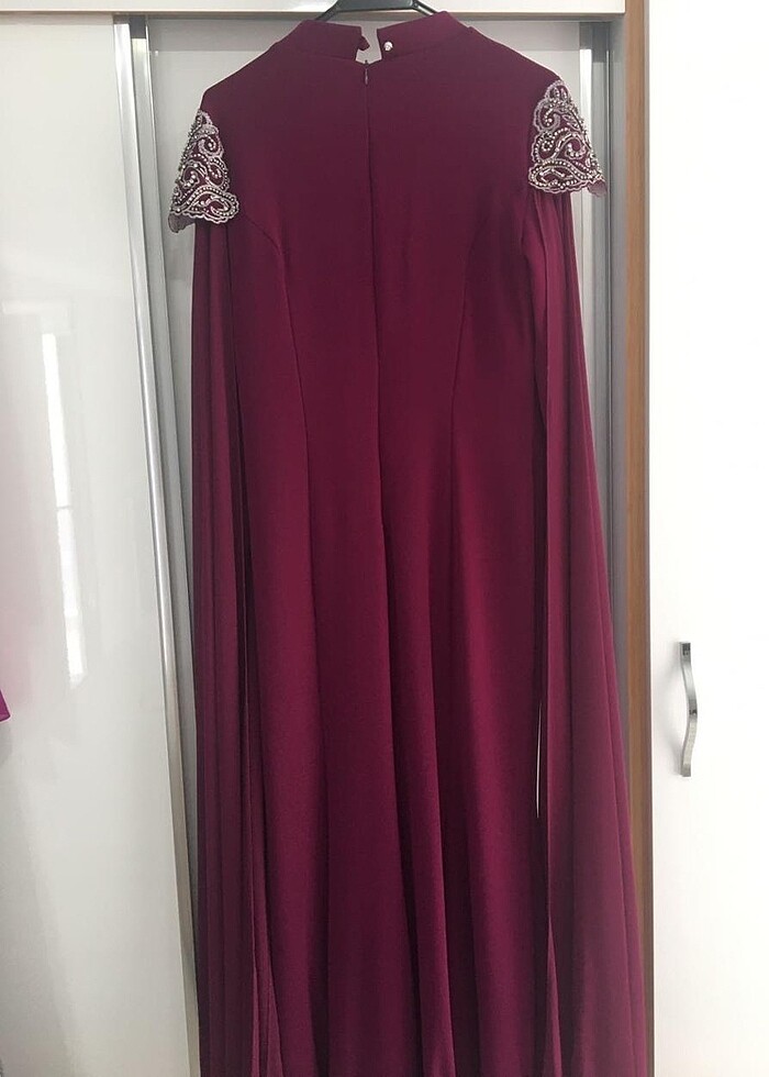 Tesettür pelerinli abiye - Görsel 4