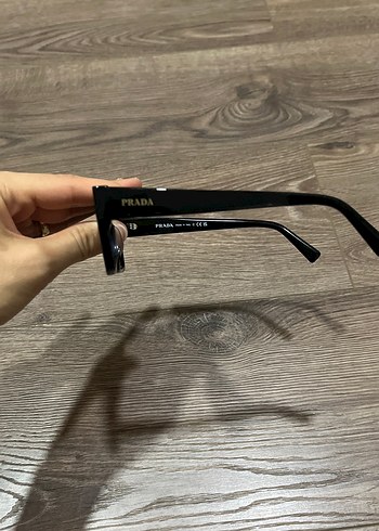 Prada güneş gözlüğü - Görsel 2