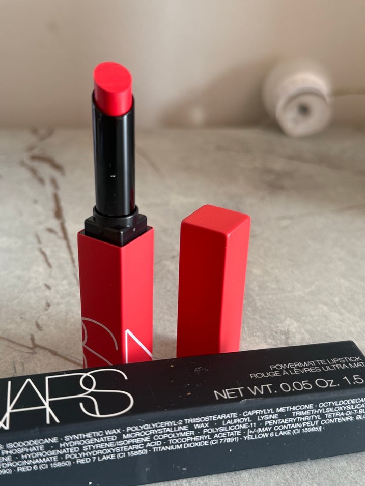 Nars Koyu Kırmızı Ruj - Feel My Fire - Görsel 2