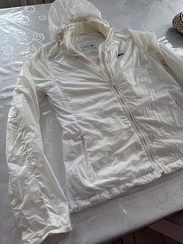 s Beden Lacoste yagmurluk