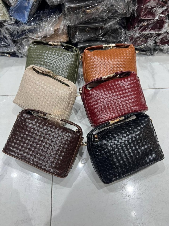 Kahverengi Deri Modern Klasik Kadın Çanta - Görsel 3