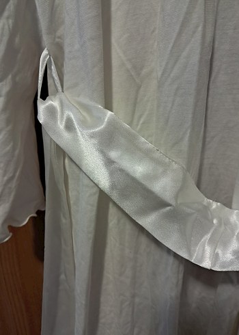 Uzun Beyaz Kadın Sabahlık - Görsel 7